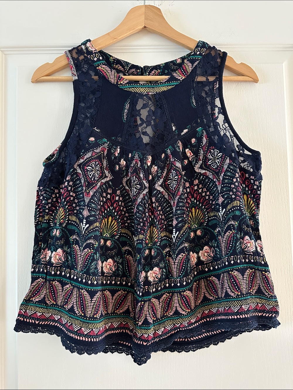 Eclipse Navy Boho Floral Print Lace Accent Tank Top, Size Medium